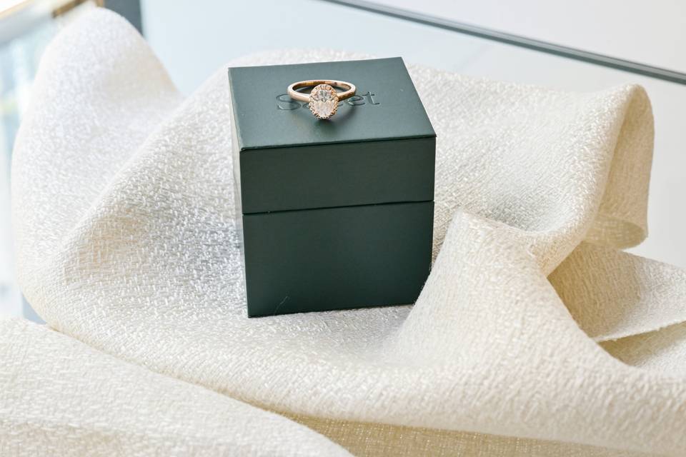 Detail_Boîte Bague Pierre