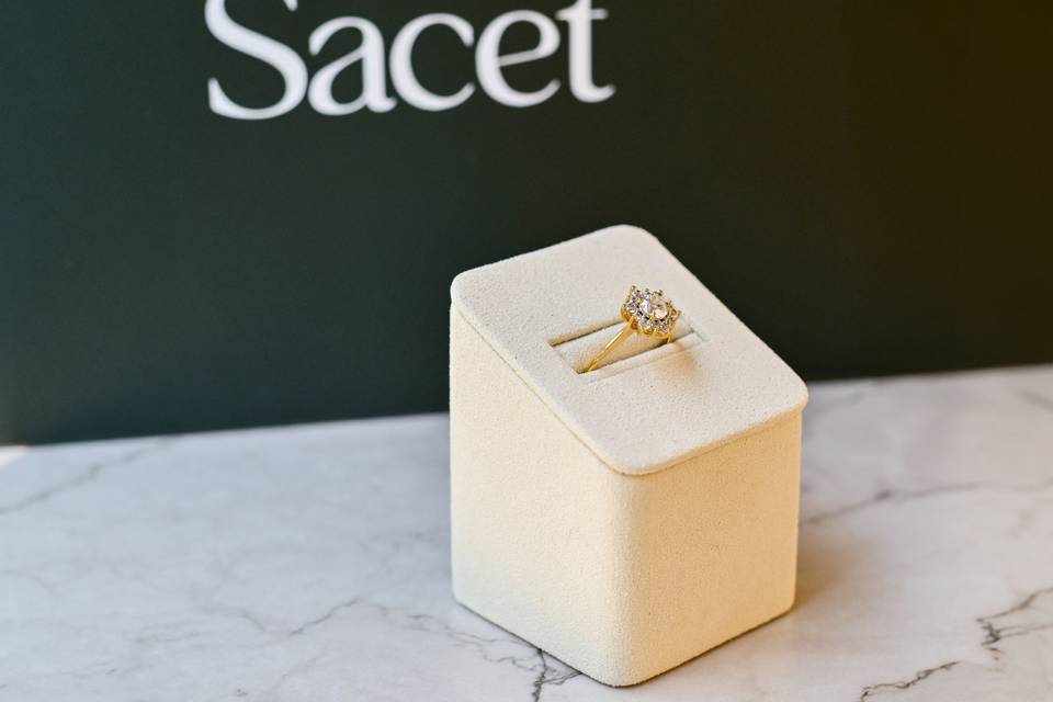 Detail_seconde Bague sur Boîte