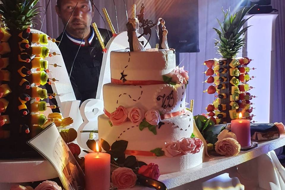 Wedding cake spectacle