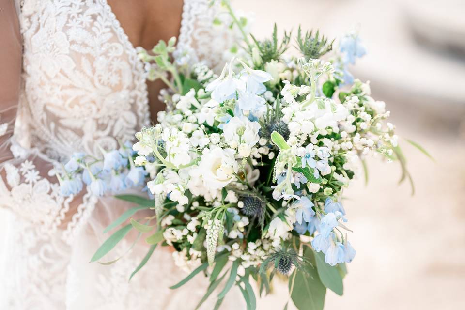 Bouquet de mariée bleu et blanc