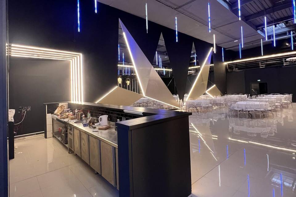 Salle principale vue avec bar