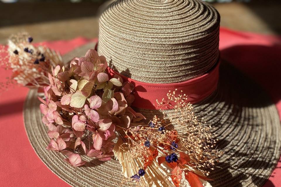 Chapeau fleuri