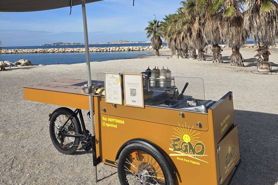 Triporteur sur la plage