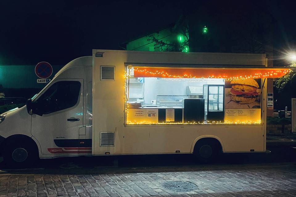 Food Truck Nocturne