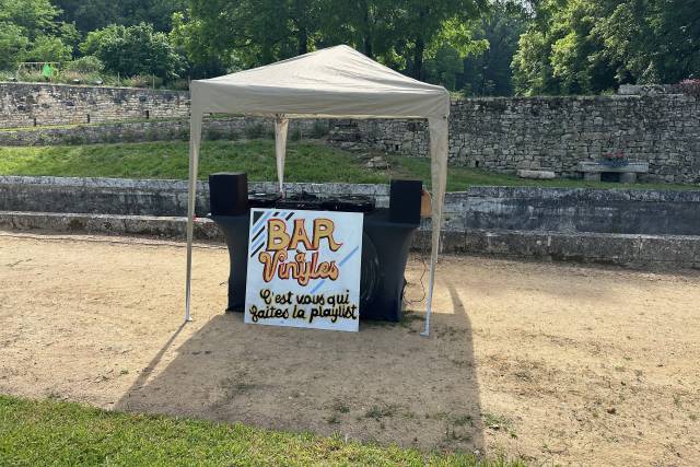 Le Bar à Vinyles