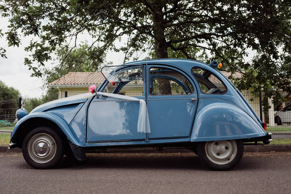 La 2CV de profil