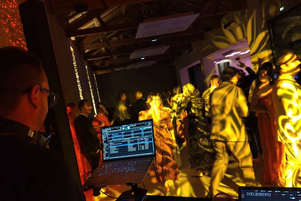 Dj