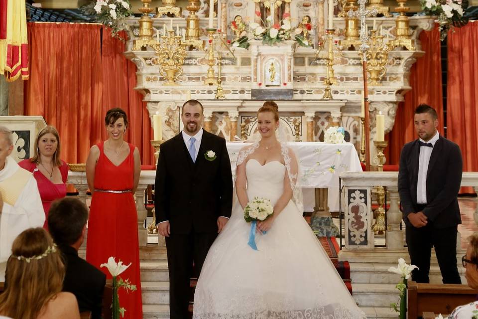 Dans l'église