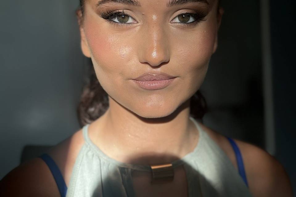 Full glam