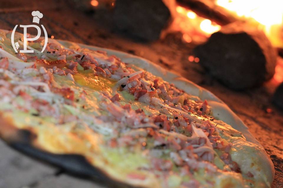 Pizza au feu de bois