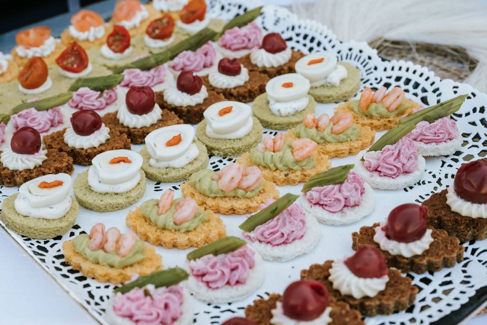 Assortiment_canapes_ceremonie