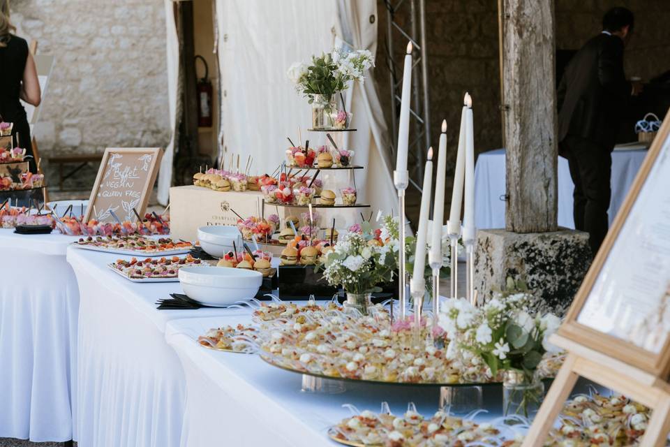 Buffet_gourmand_verrines_amuse_bouches