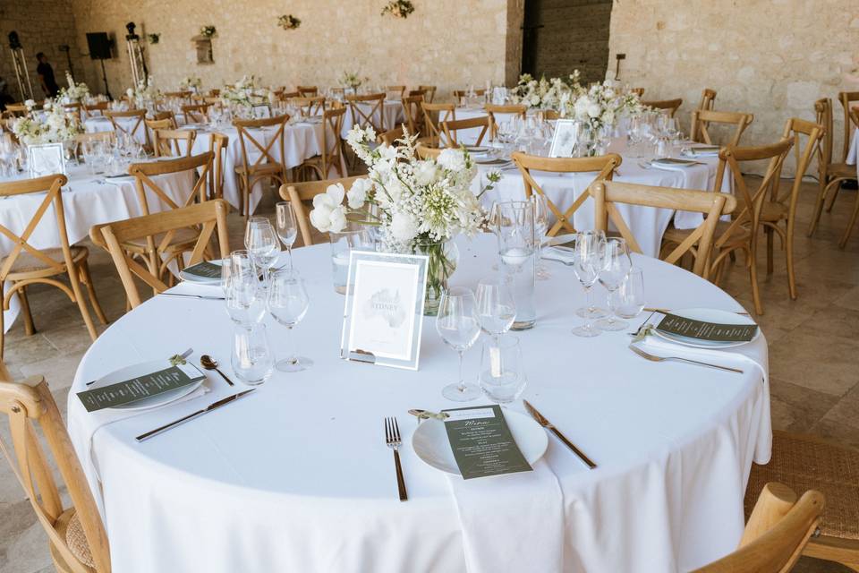 Decoration_table_fleurs_blanches