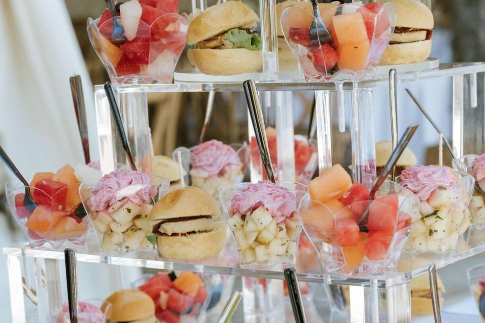 Mini_burgers_et_verrines_fruits