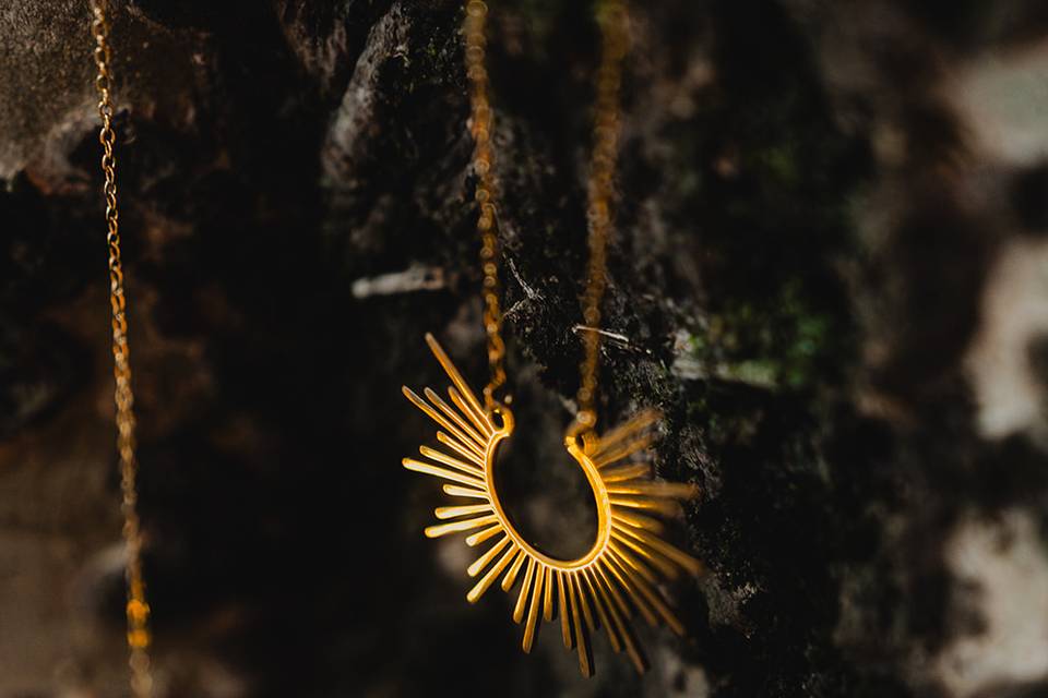 Collier habillage dos nu