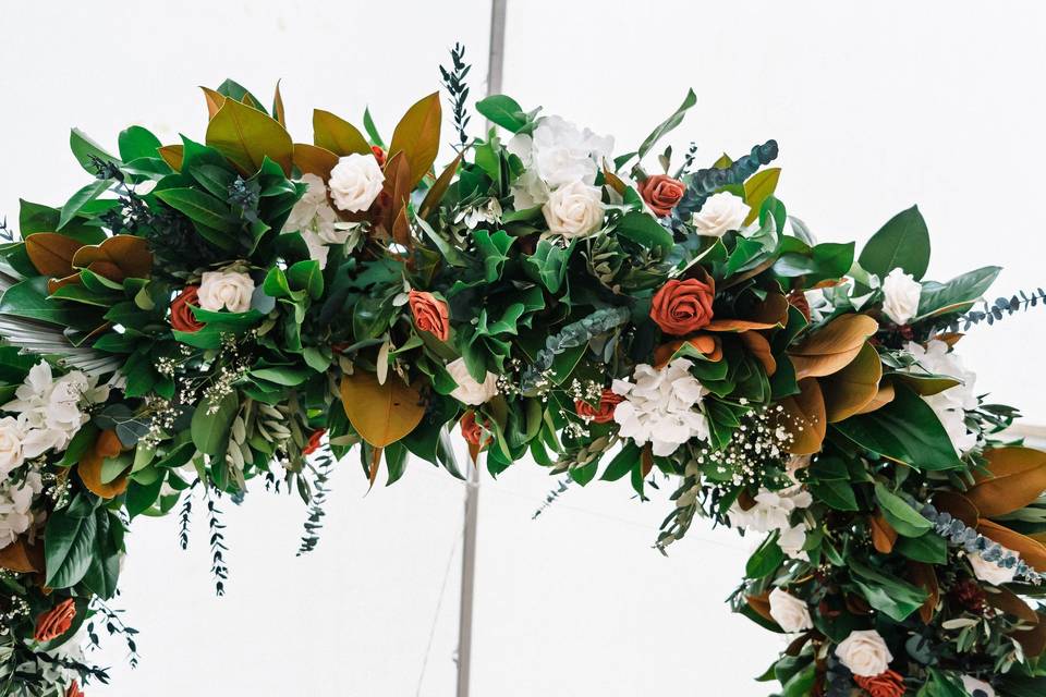 Couronne florale suspendue