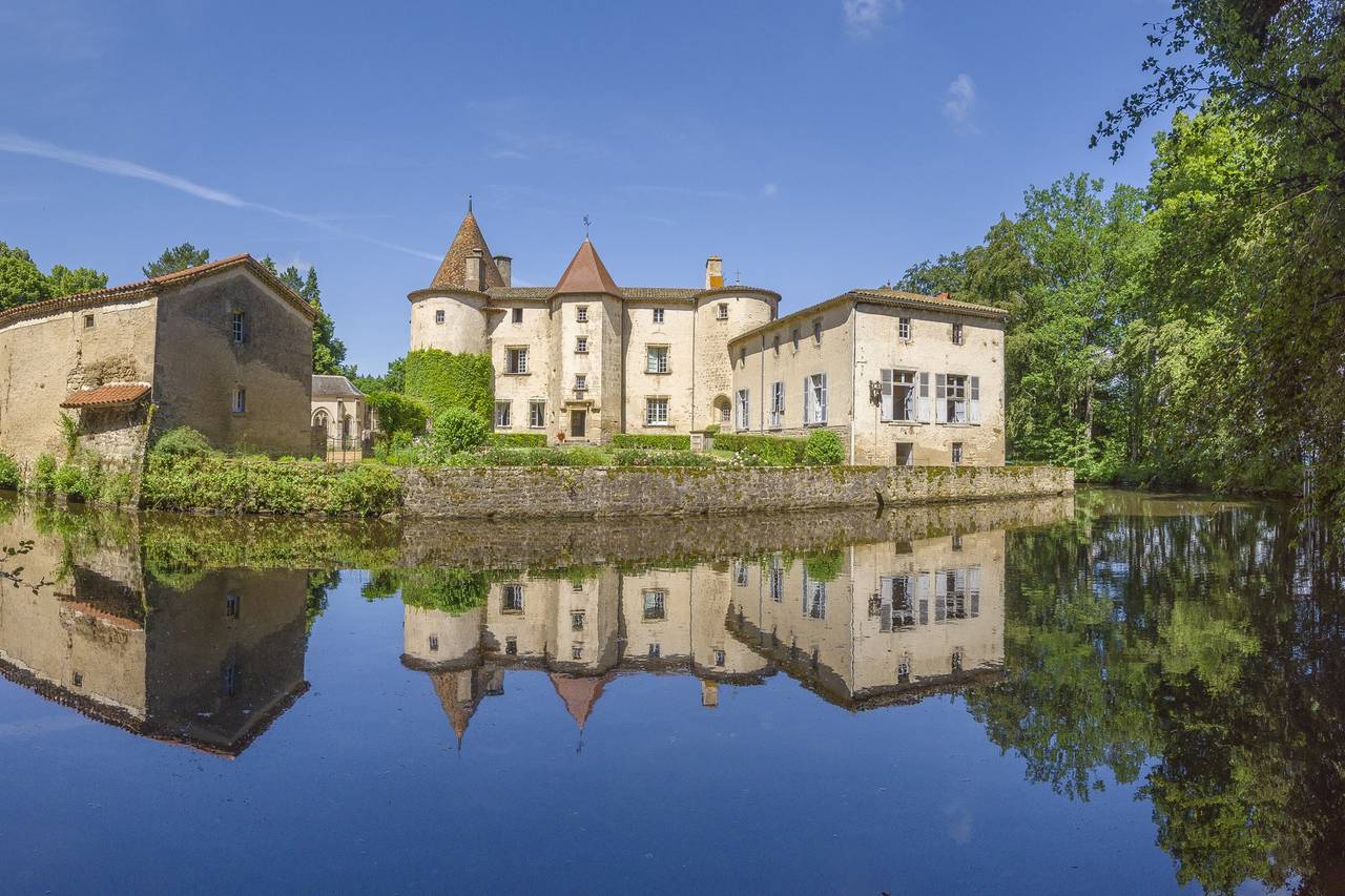 Château de la Batisse Vérifiez la disponibilité et les prix