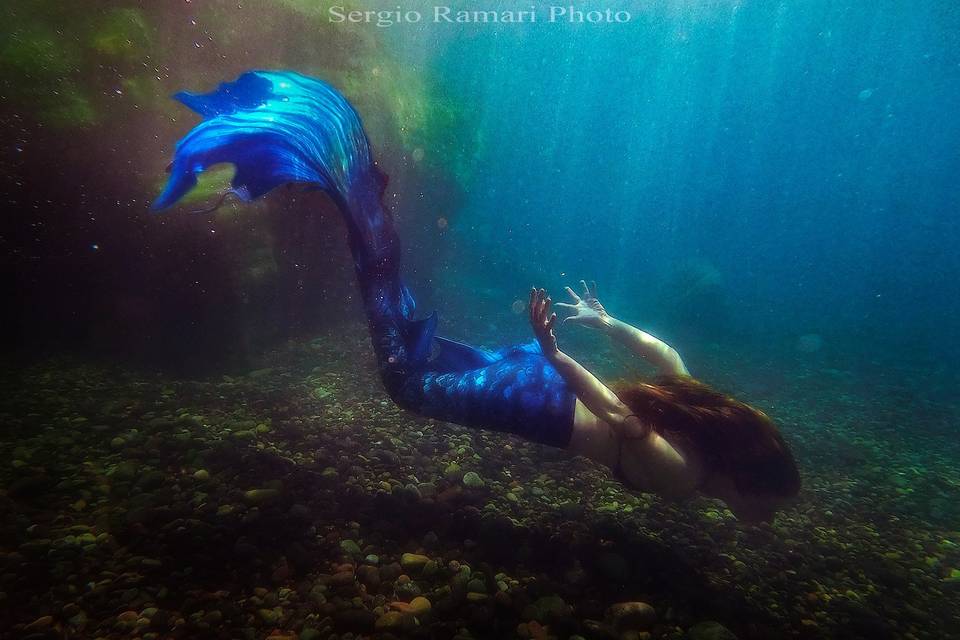 Sirène en mer