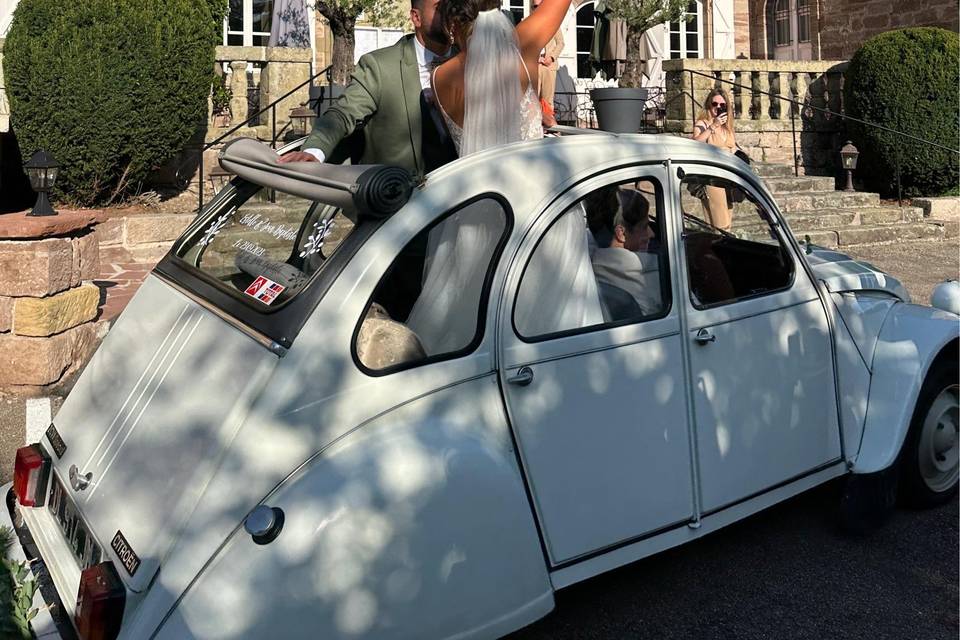 Mariage en 2CV Retour Vers La