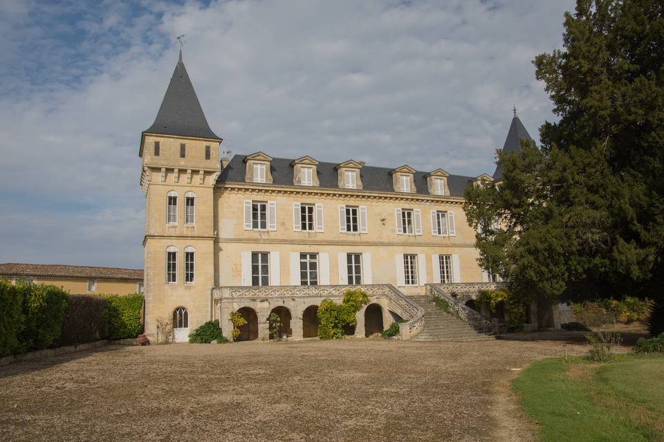 La façade du Château de Crain