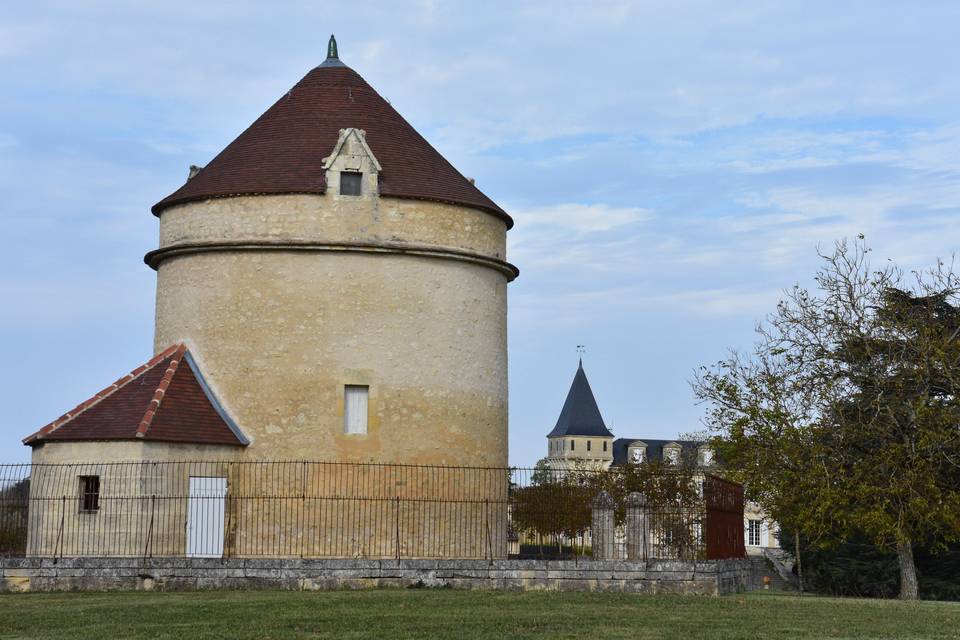 Le parc et son pigeonnier