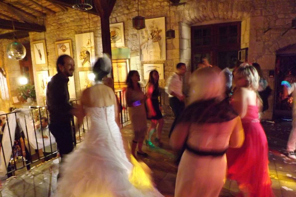 La mariée danse !