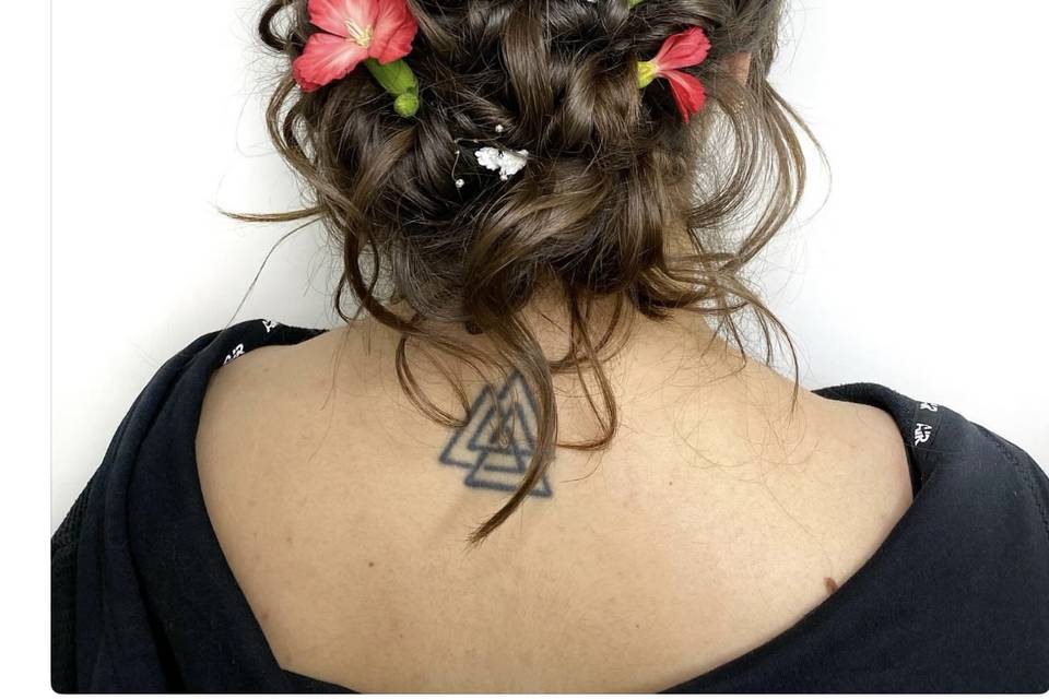 Coiffure fleurie