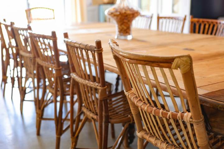 Chaises rotin gîte