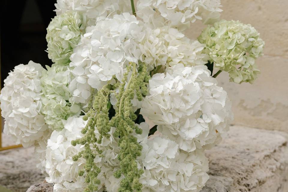 Composition florale hortensias