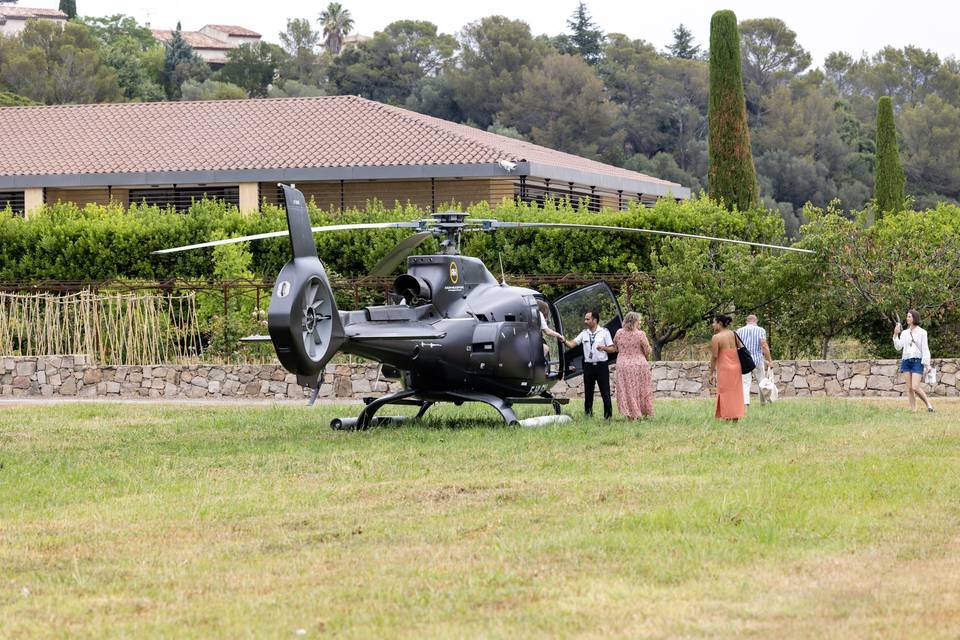 Votre arrivée en hélicoptère