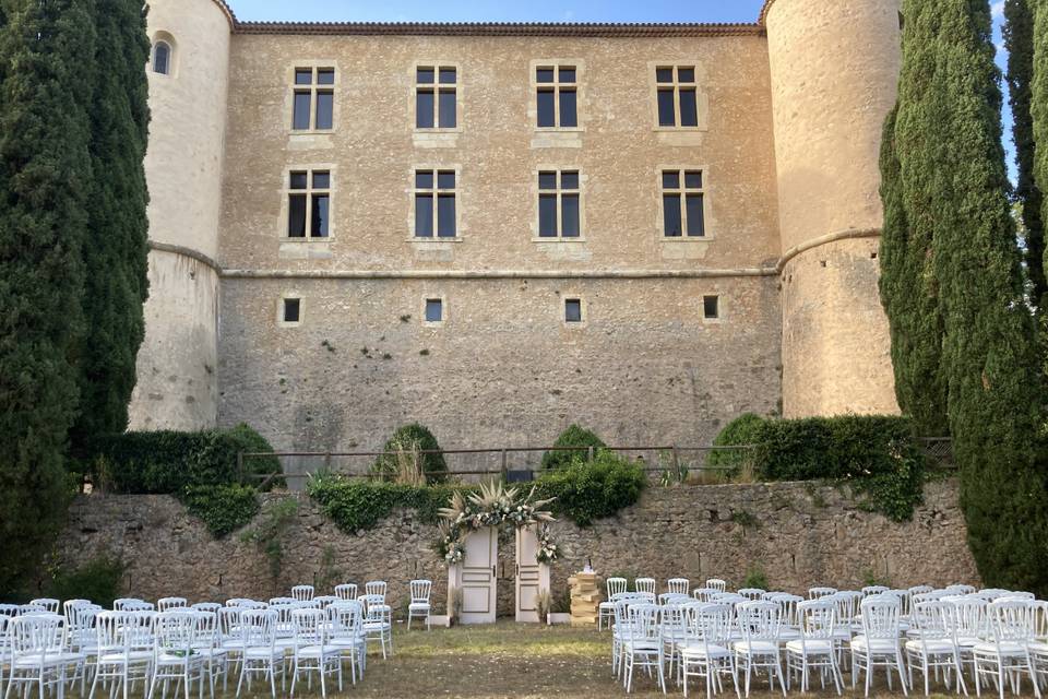 Cérémonie en façade sud