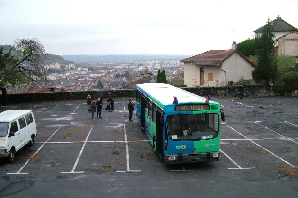 Le bus pour une occasion festive de l'association