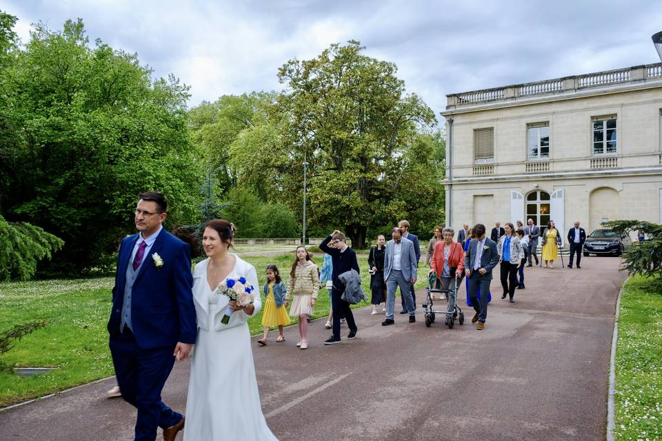 Sortie de mairie mariage