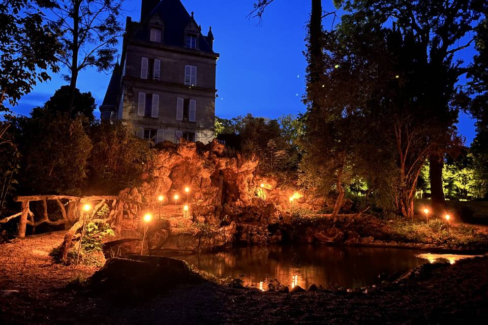 Château depuis fontaine nuit
