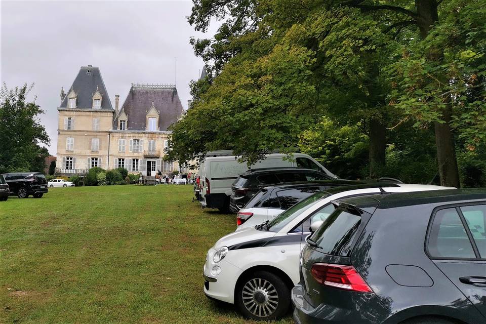 Petit Parking vue Château