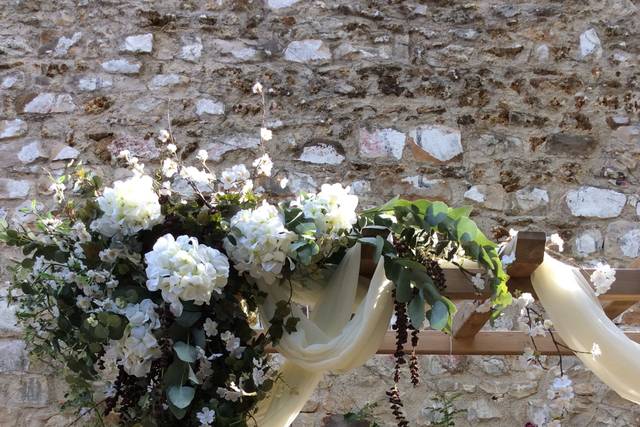 Arche blanche et eucalyptus