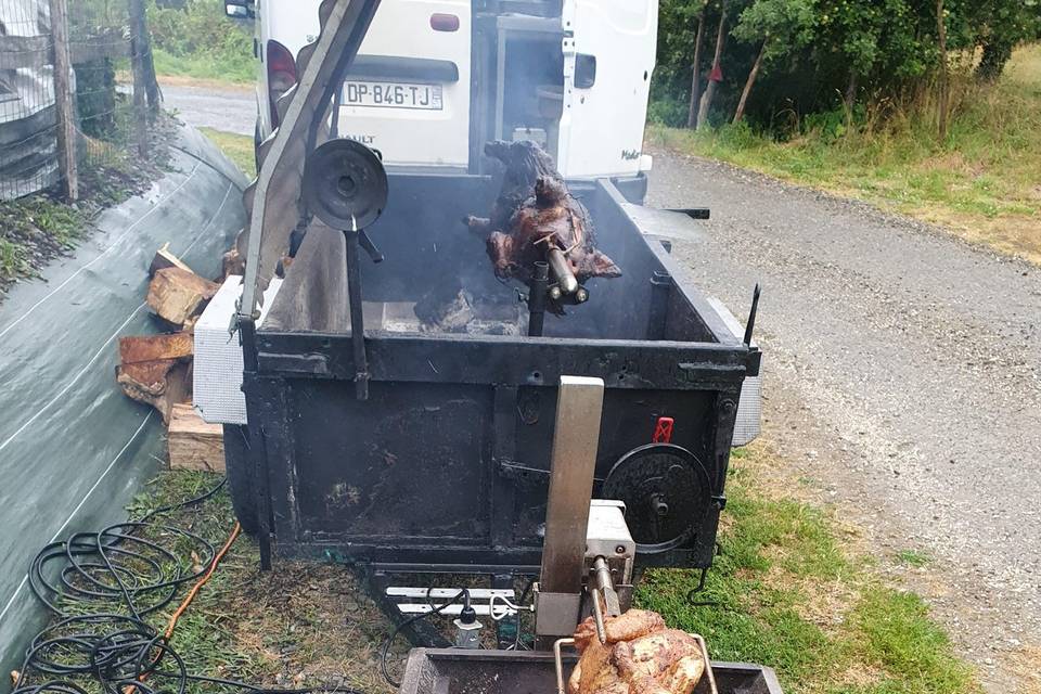 Poulet et cochon à la broche