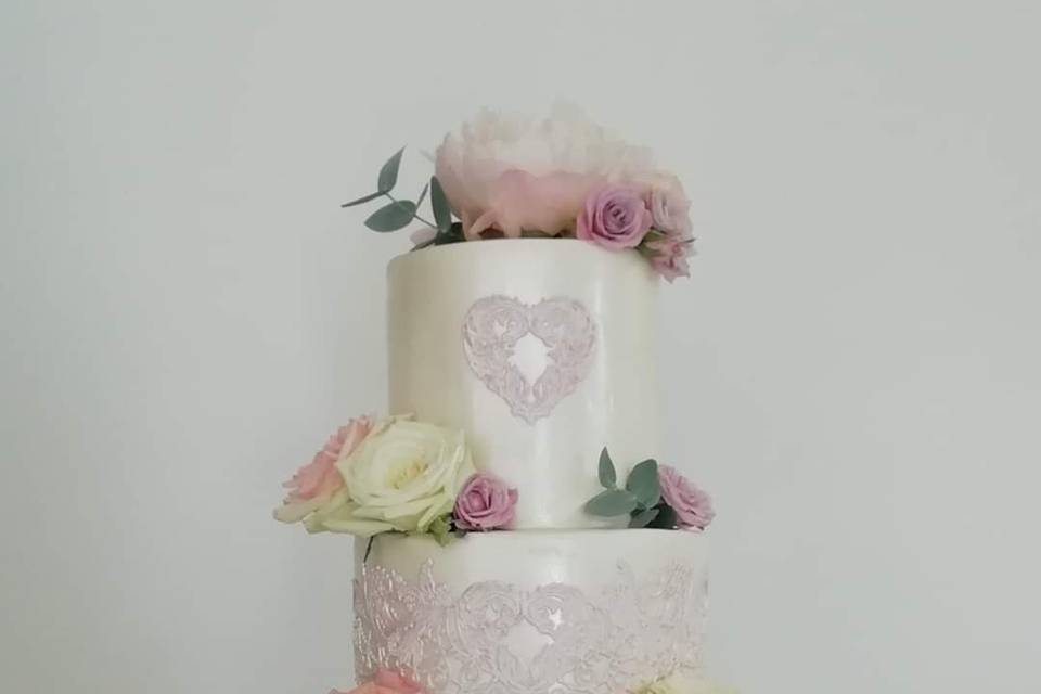 Wedding cake fleurs & dentelle