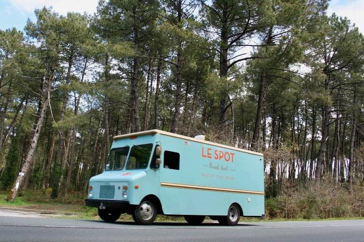 Foodtruck on the road