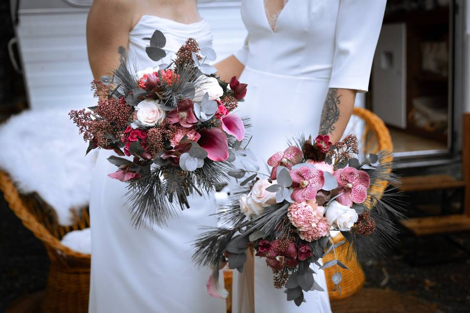 Couple + bouquet de fleurs