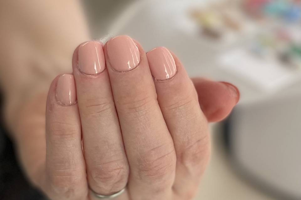 Pose de vernis semi permanent