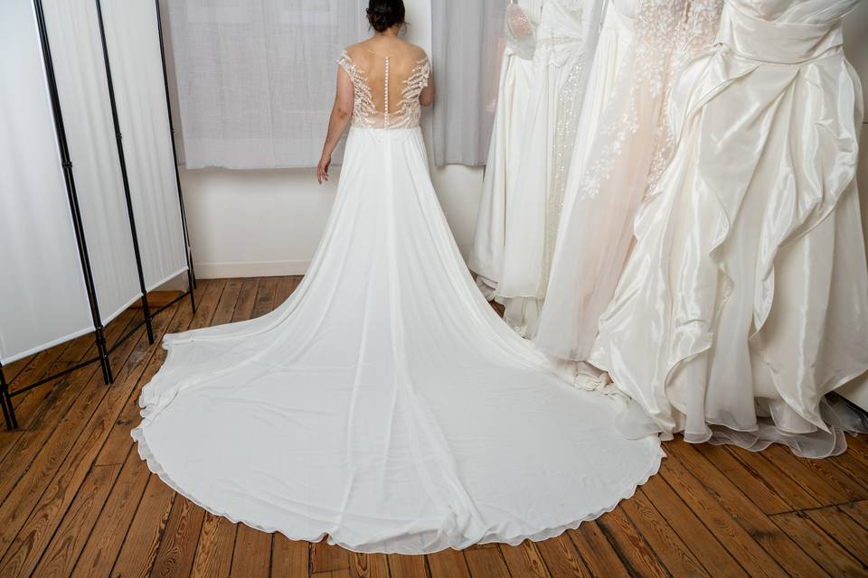 Detail_Robe_à_Dos_Illusion
