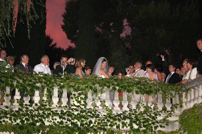 Le lancé du bouquet à la mariée