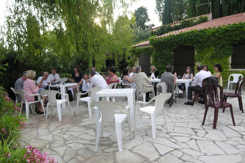 La terrasse pour prendre l'apéritif