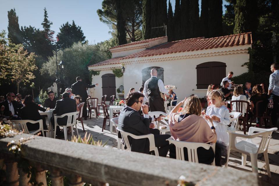 Apéritif sur la terrasse