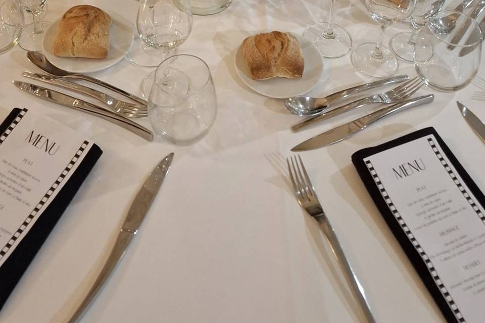Tables dressées Array Dou Sou