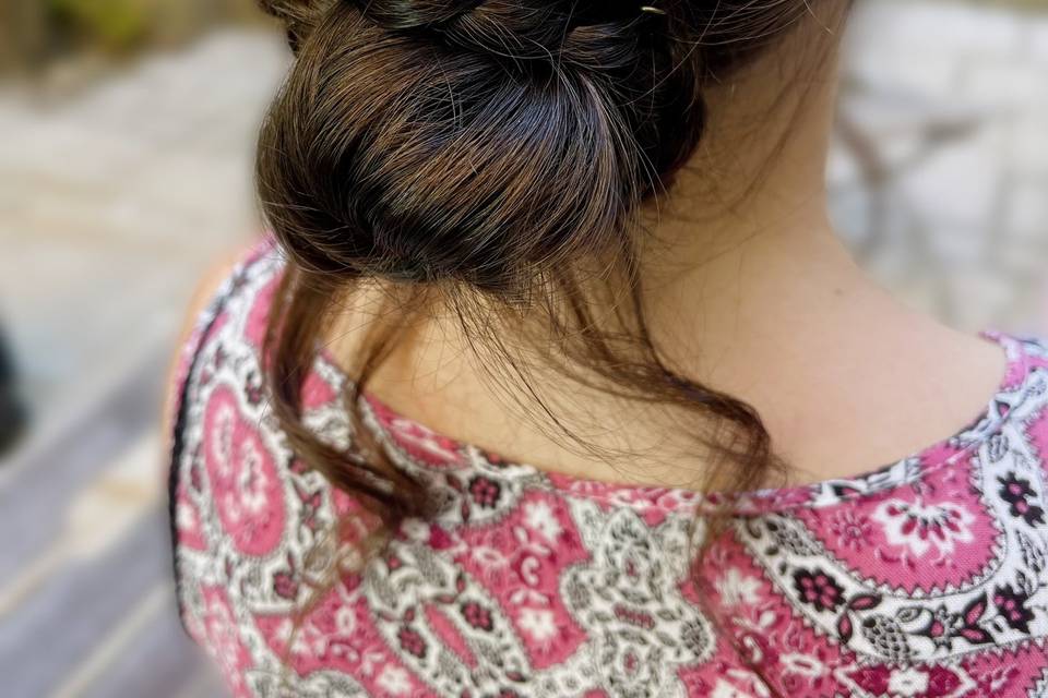 Chignon bas témoin