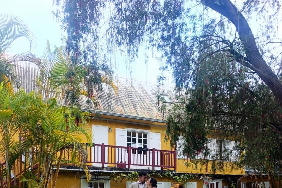 La voiture à la villa laurina