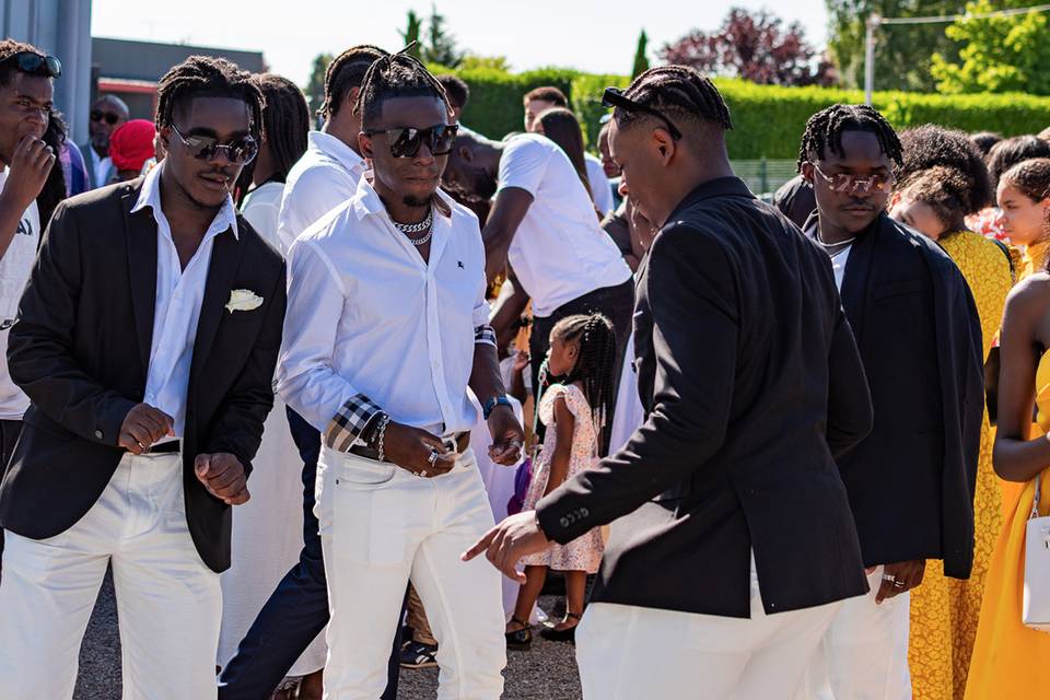 Danse des garçon d'honneur