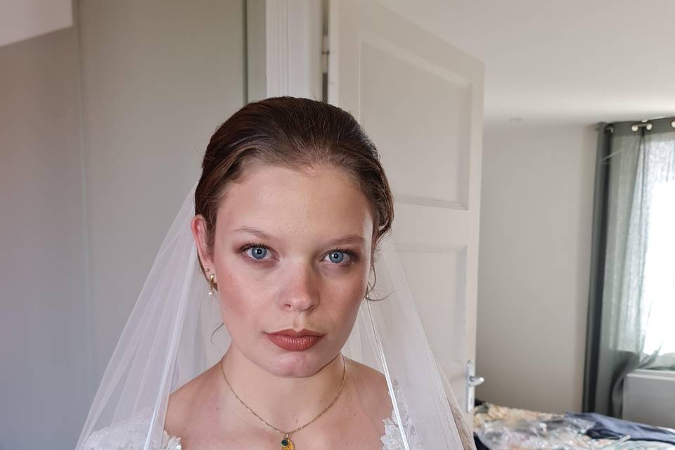 Maquillage léger mariée